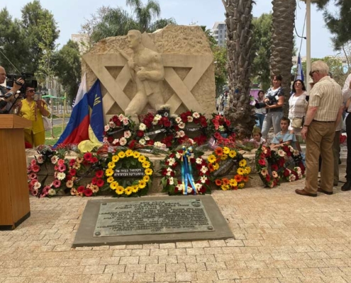 9 мая 2021 года Почетный Консул Кыргызской Республики в Израиле Шкаф Д.Р. принял участие в торжественной церемонии в честь Дня Победы в г. Бат Ям